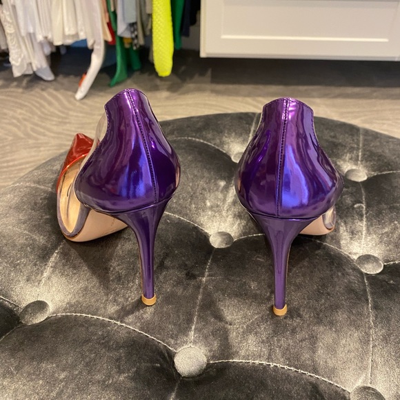 Beautiful, brand new Gianvito Rossi heels. Never worn. Size 35.5 - Picture 4 of 4